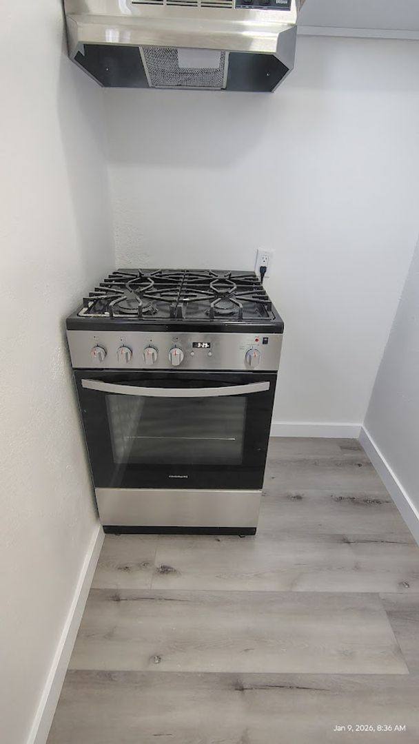 Apartment for rent at 1565 S Hobart Blvd, Los Angeles, CA 90006