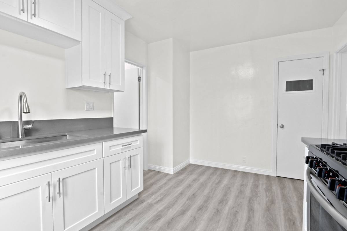 Apartment for rent at 1824 16th St, Santa Monica, CA 90404