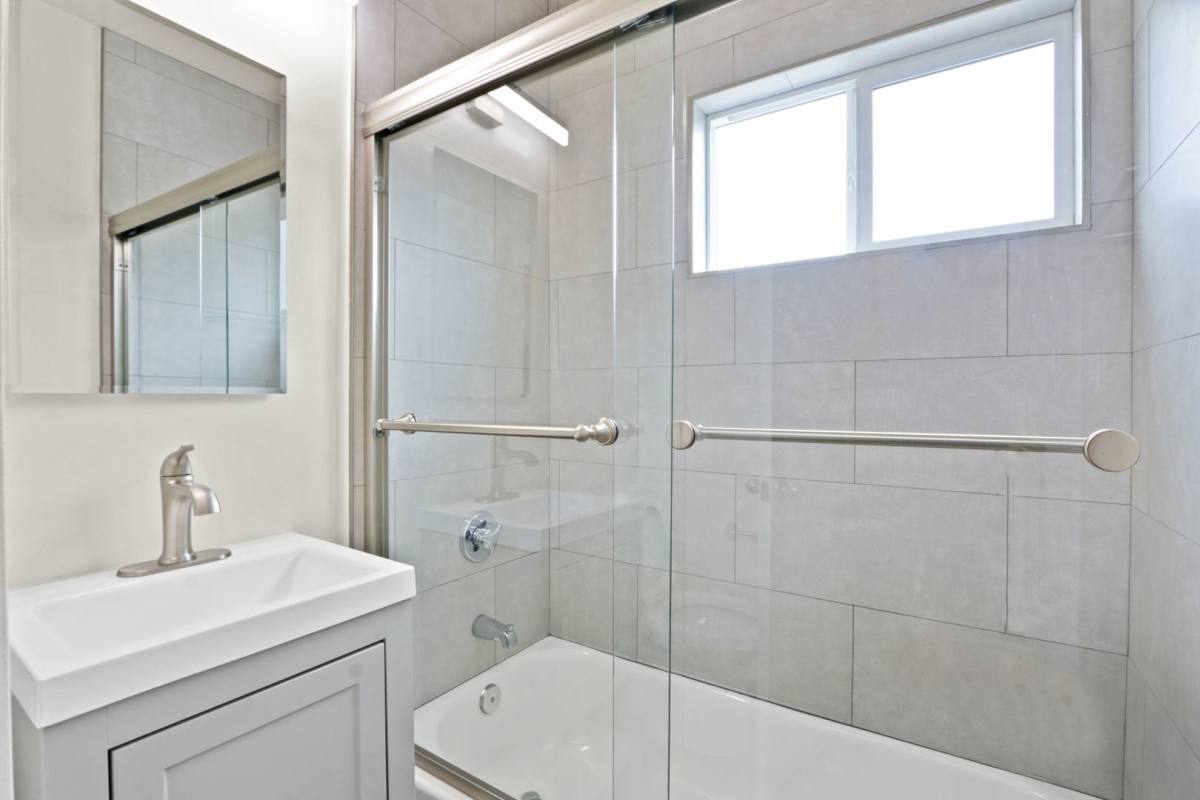 Apartment for rent at 1824 16th St, Santa Monica, CA 90404