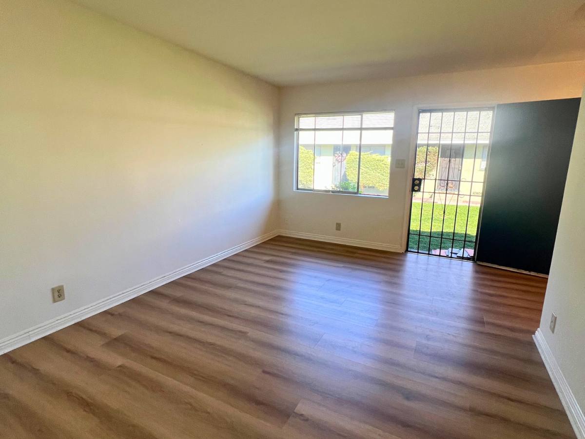 Apartment for rent at 1426-1438 W Summit St, Long Beach, CA 90810