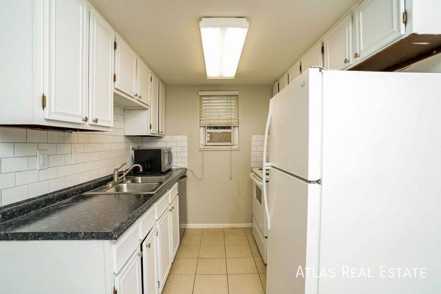 Apartment for rent at 944 N 19th St, Colorado Springs, CO 80904