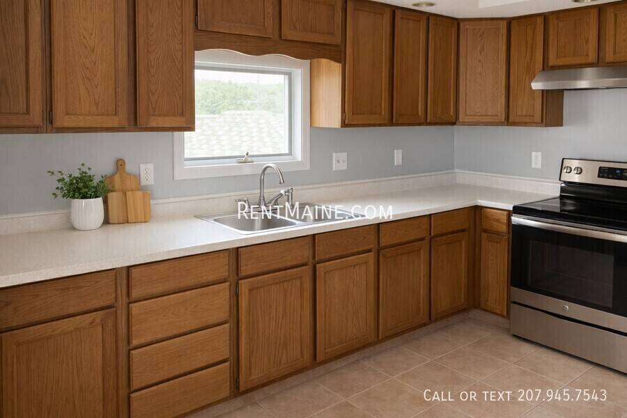 Apartment for rent at 11 Somerset St #1, Old Town, ME 04468