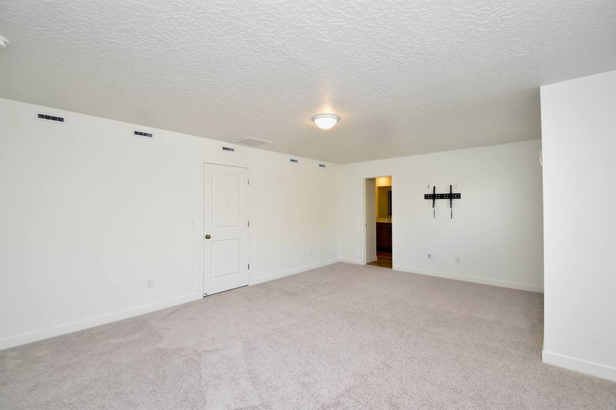 House for rent at 2042 N Golden Ruby Dr, Lehi, UT 84043