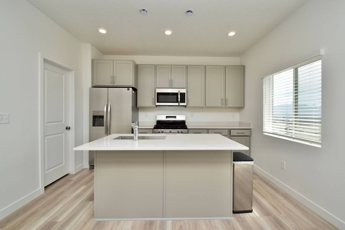 House for rent at 2042 N Golden Ruby Dr, Lehi, UT 84043