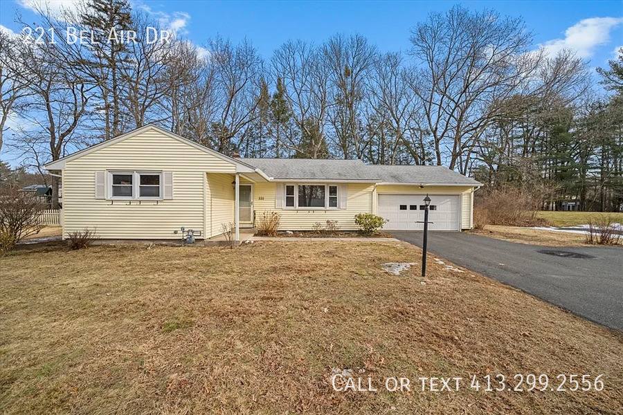 House for rent at 221 Bel Air Dr, Longmeadow, MA 01106