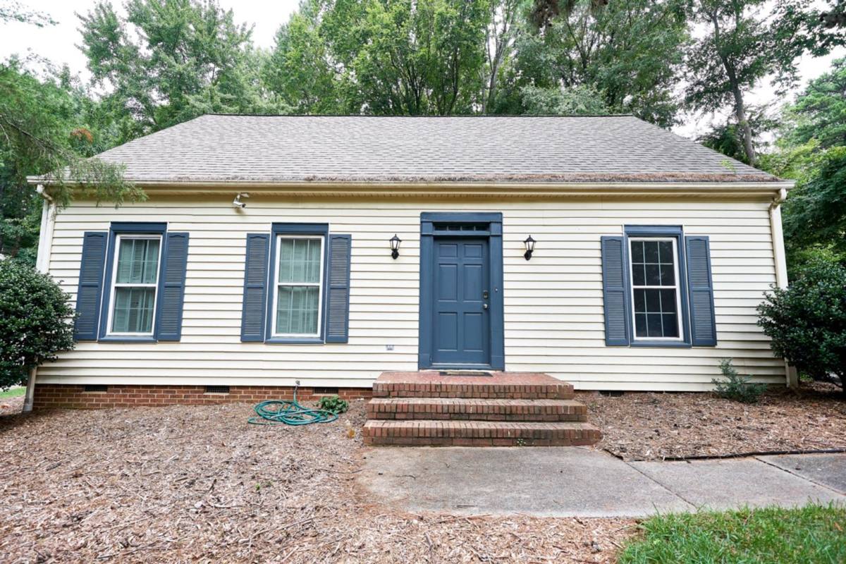 Apartment for rent at 5917 Grosner Place, Charlotte, NC 28211