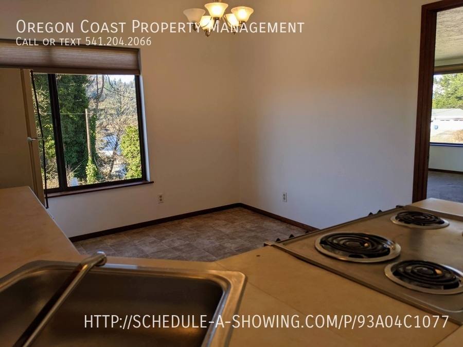 Apartment for rent at 356 SE Alder St #3, Toledo, OR 97391