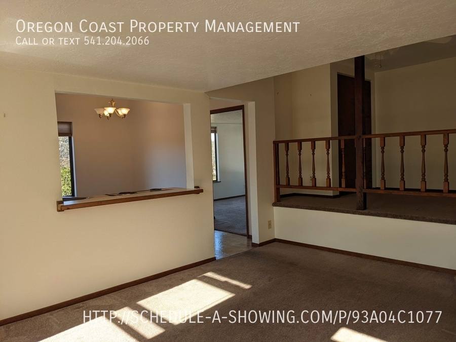 Apartment for rent at 356 SE Alder St #3, Toledo, OR 97391