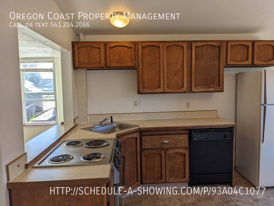 Apartment for rent at 356 SE Alder St #3, Toledo, OR 97391