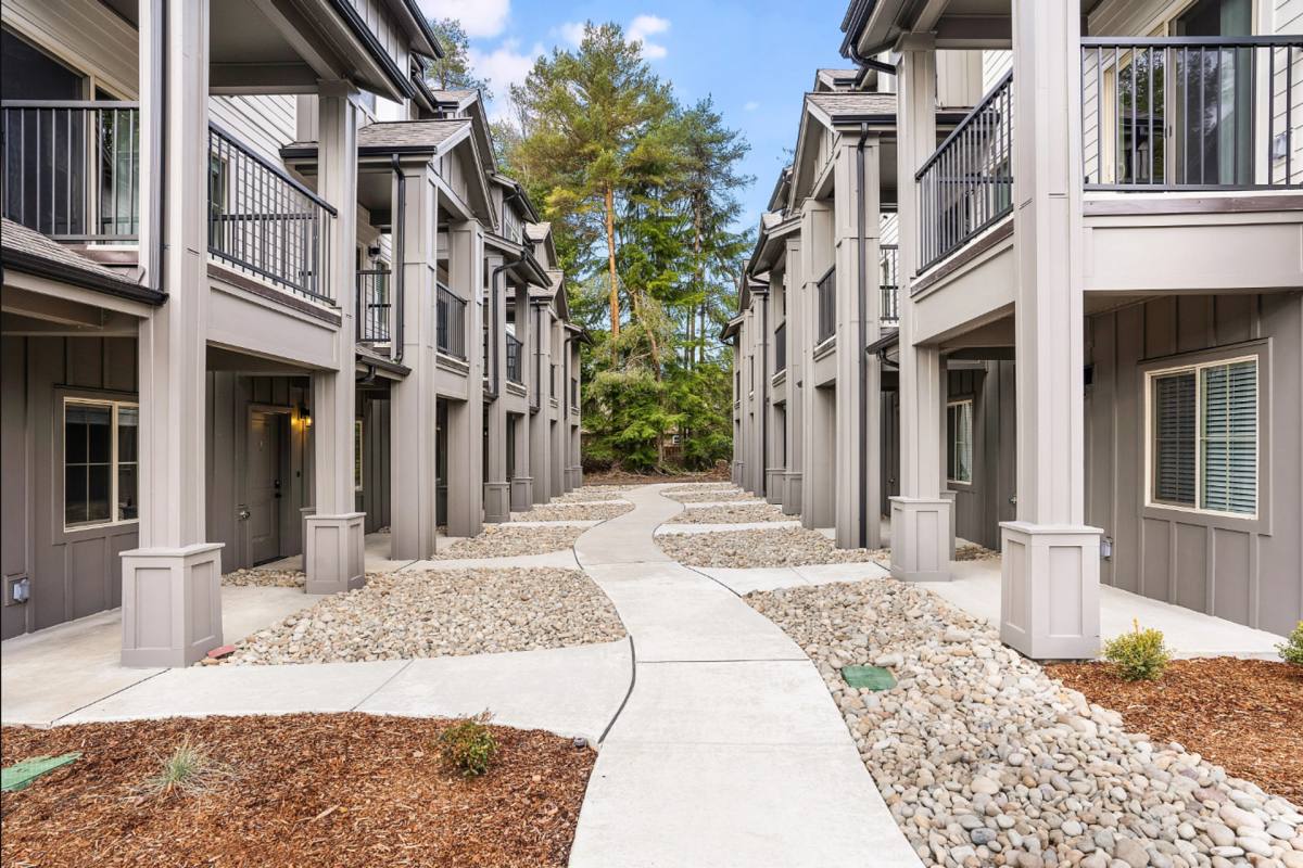 Townhouse for rent at 3539 Landview Dr SE, Olympia, WA 98501