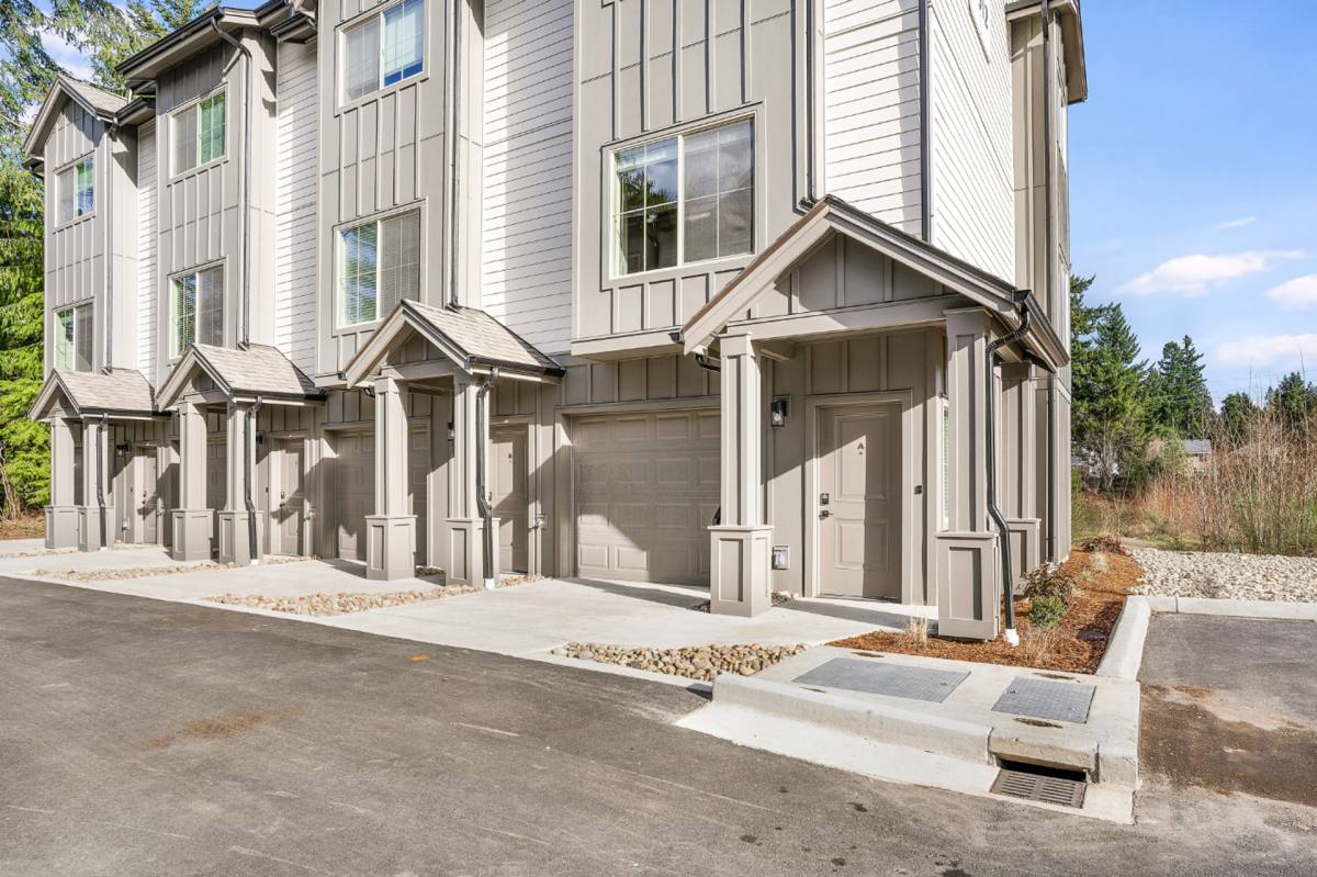 Townhouse for rent at 3539 Landview Dr SE, Olympia, WA 98501