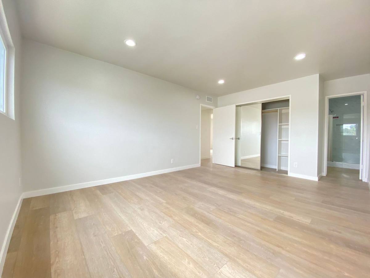 Apartment for rent at 1489 S Canfield Ave, Los Angeles, CA 90035