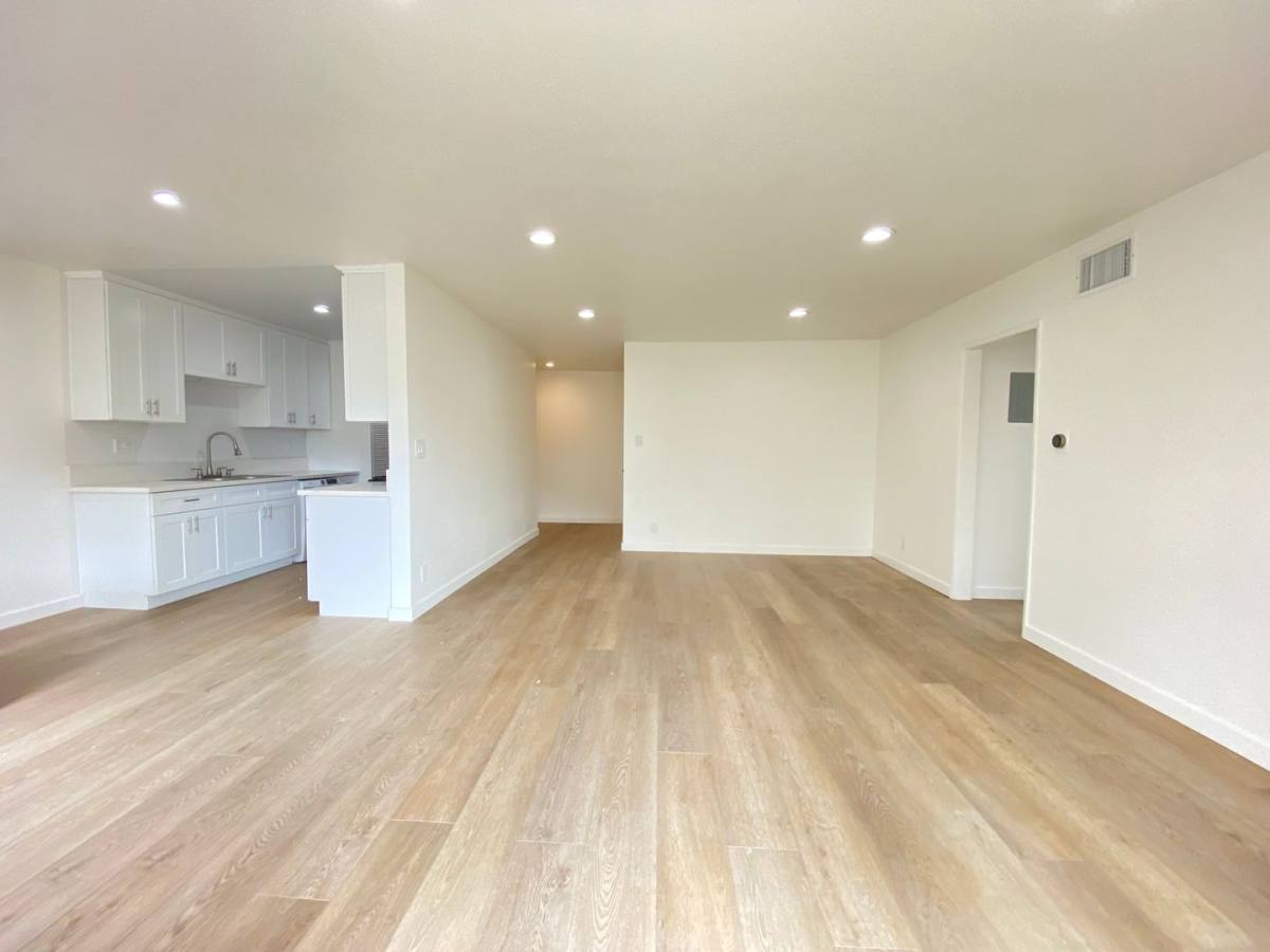 Apartment for rent at 1489 S Canfield Ave, Los Angeles, CA 90035