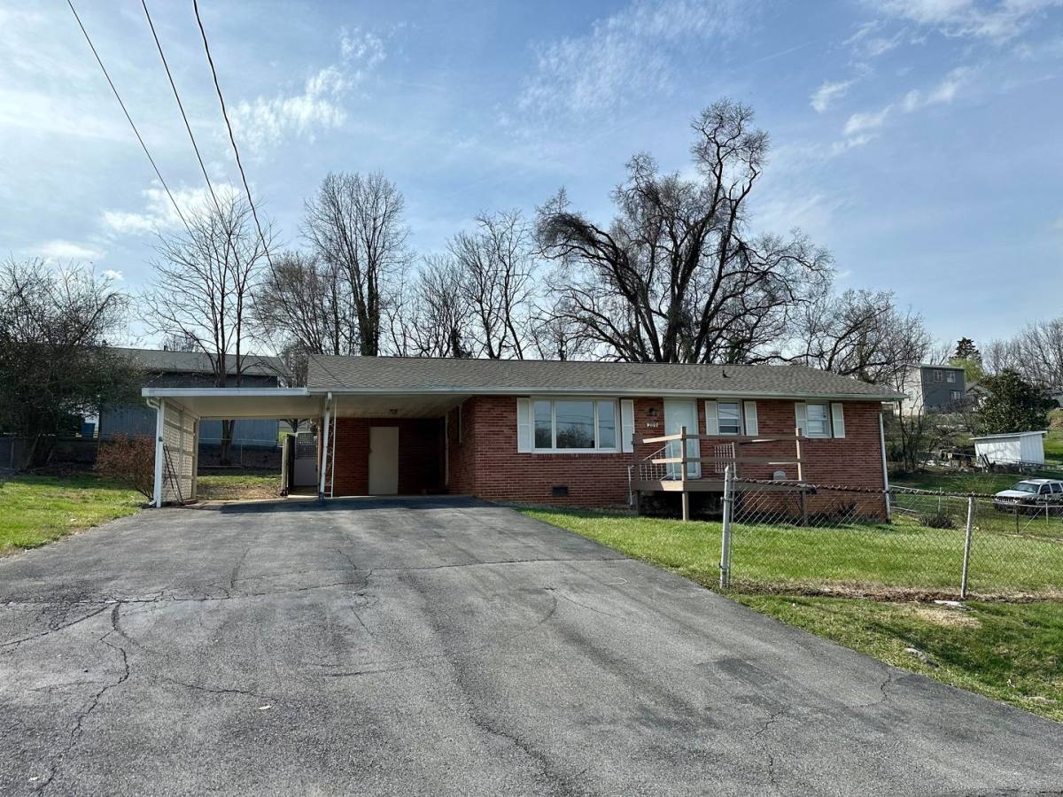 House for rent at 209 McFarland Dr, Kingsport, TN 37664