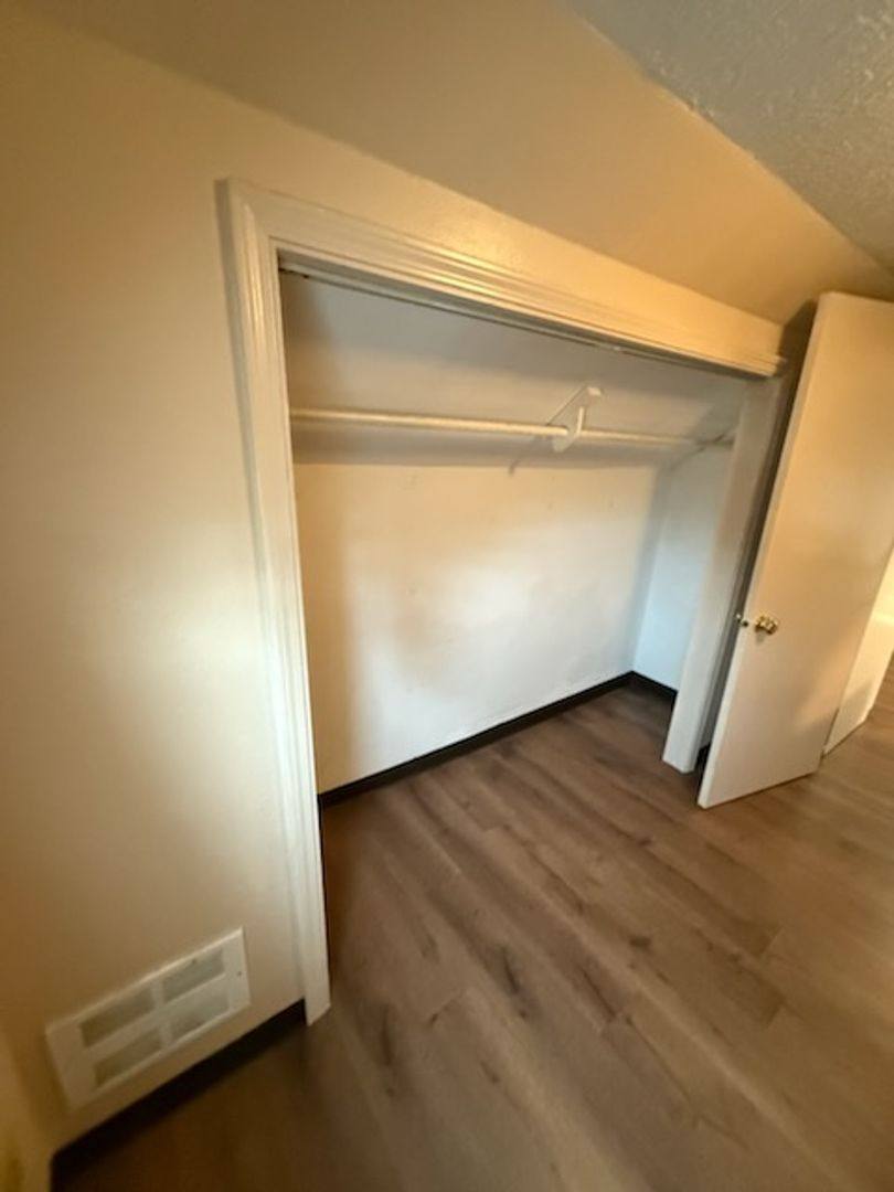 Apartment for rent at 771 21st St SE, Salem, OR 97301