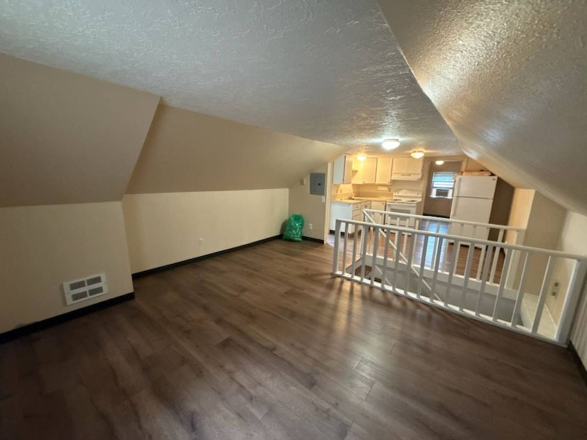 Apartment for rent at 771 21st St SE, Salem, OR 97301