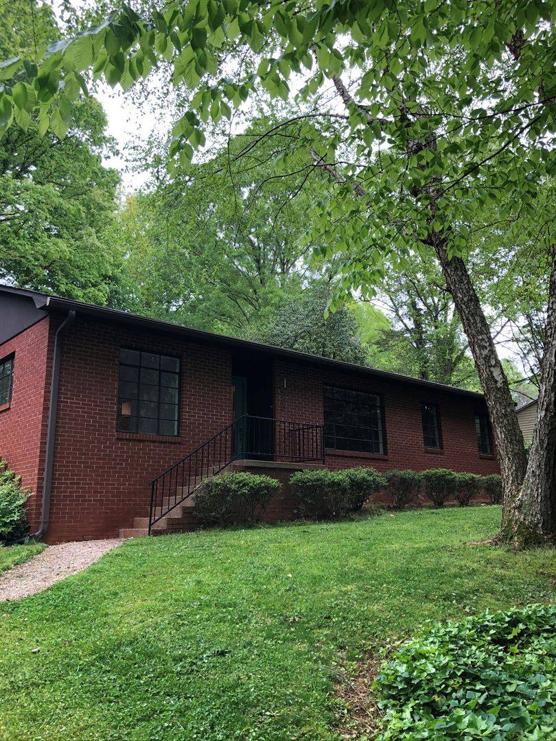 House for rent at 500 E J St, Newton, NC 28658