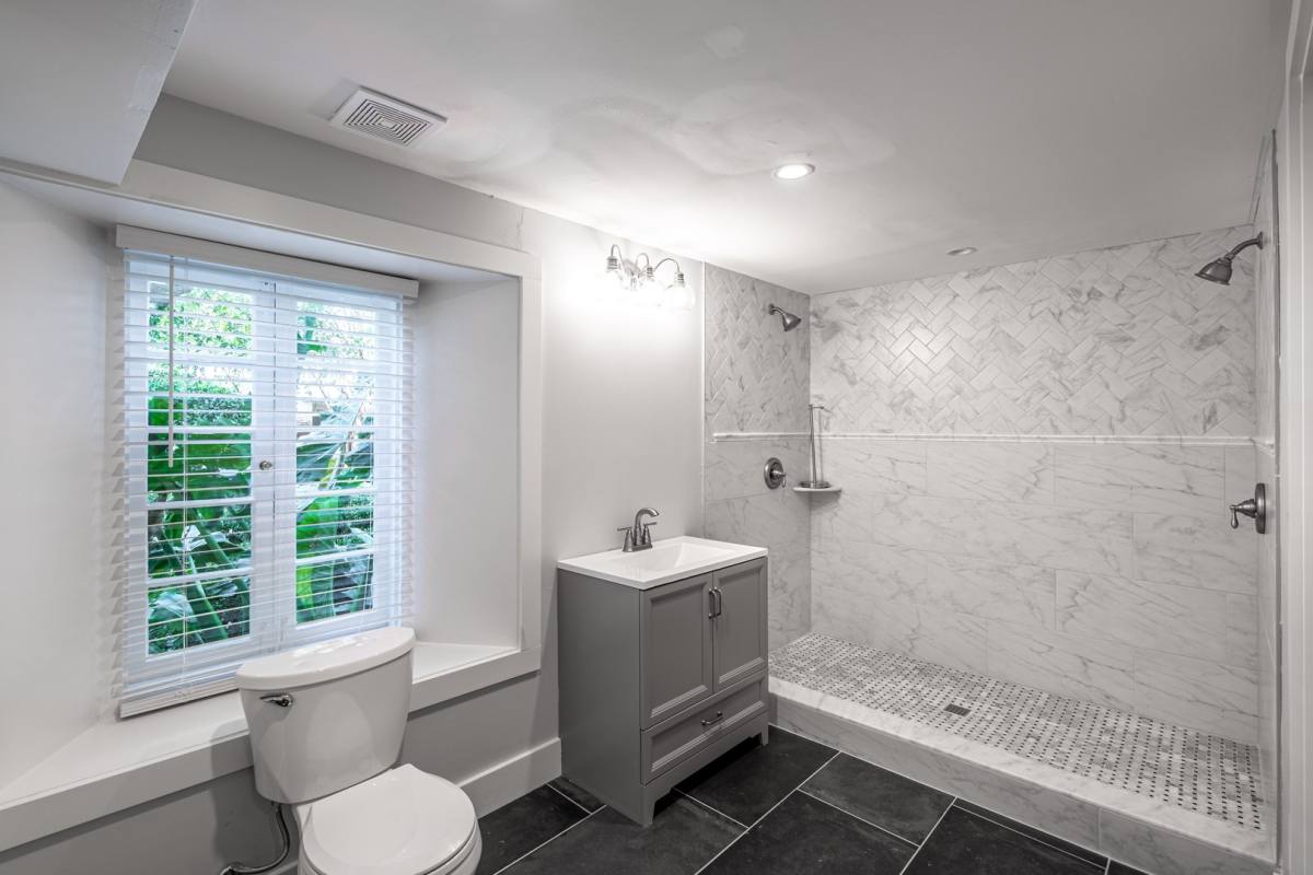 Apartment for rent at 70 Ashley Ave, Charleston, SC 29401