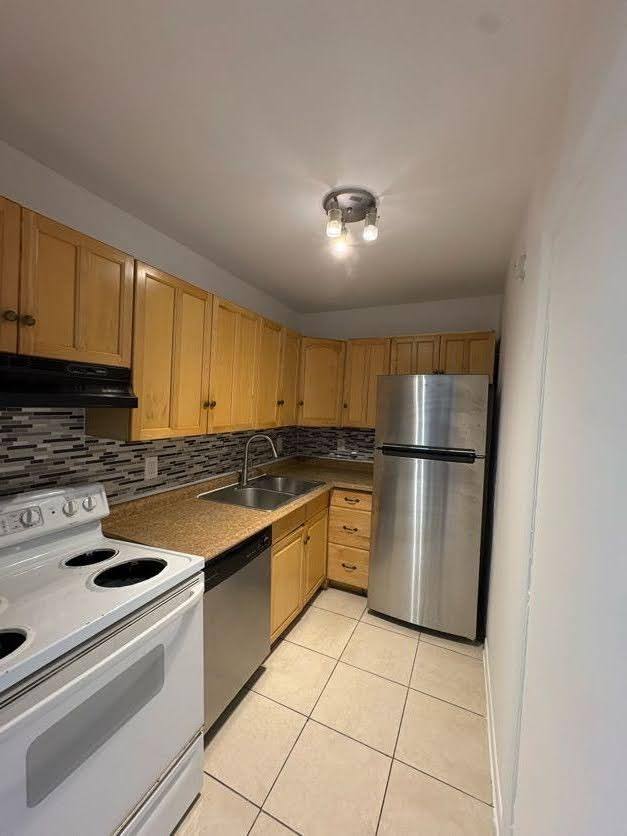 Apartment for rent at 6000 NW 7th St #22, Pompano Beach, FL 33063