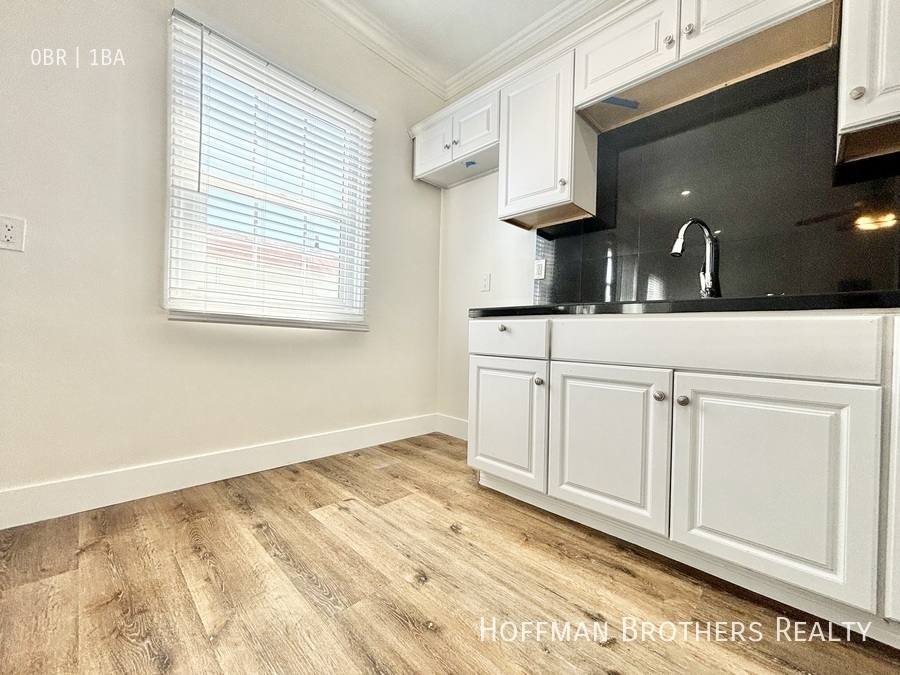 Apartment for rent at 1234 N Berendo St #6, Los Angeles, CA 90029