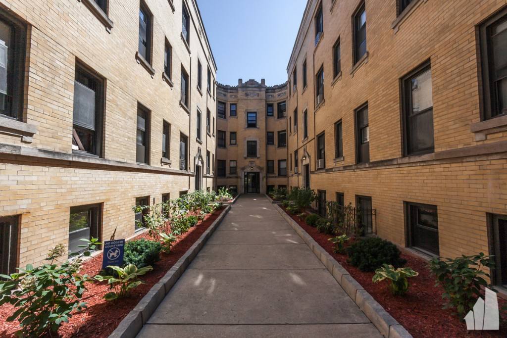 Apartment for rent at 4295 W Belden Ave, Chicago, IL 60614