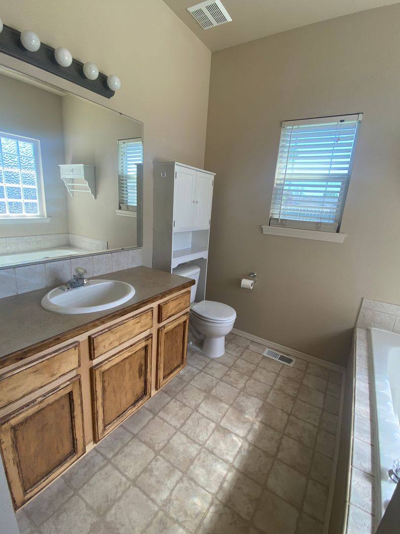 House for rent at 2001 W Garden Ave, Nampa, ID 83651