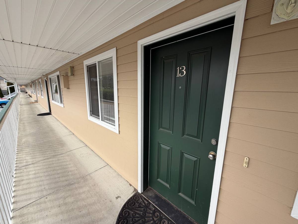 Apartment for rent at 1104 29th St, Anacortes, WA 98221