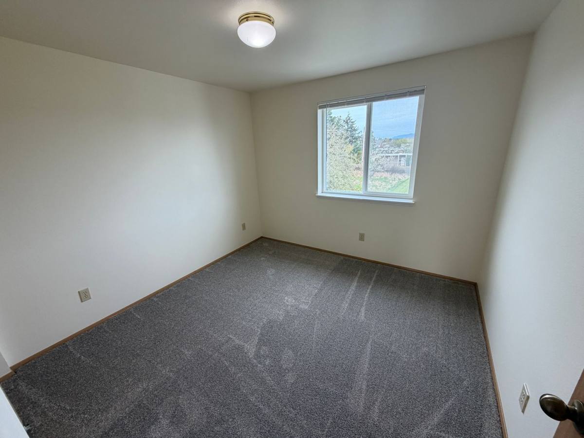 Apartment for rent at 1104 29th St, Anacortes, WA 98221