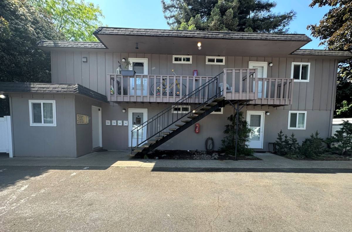 Apartment for rent at 160-190 King St S, Salem, OR 97302