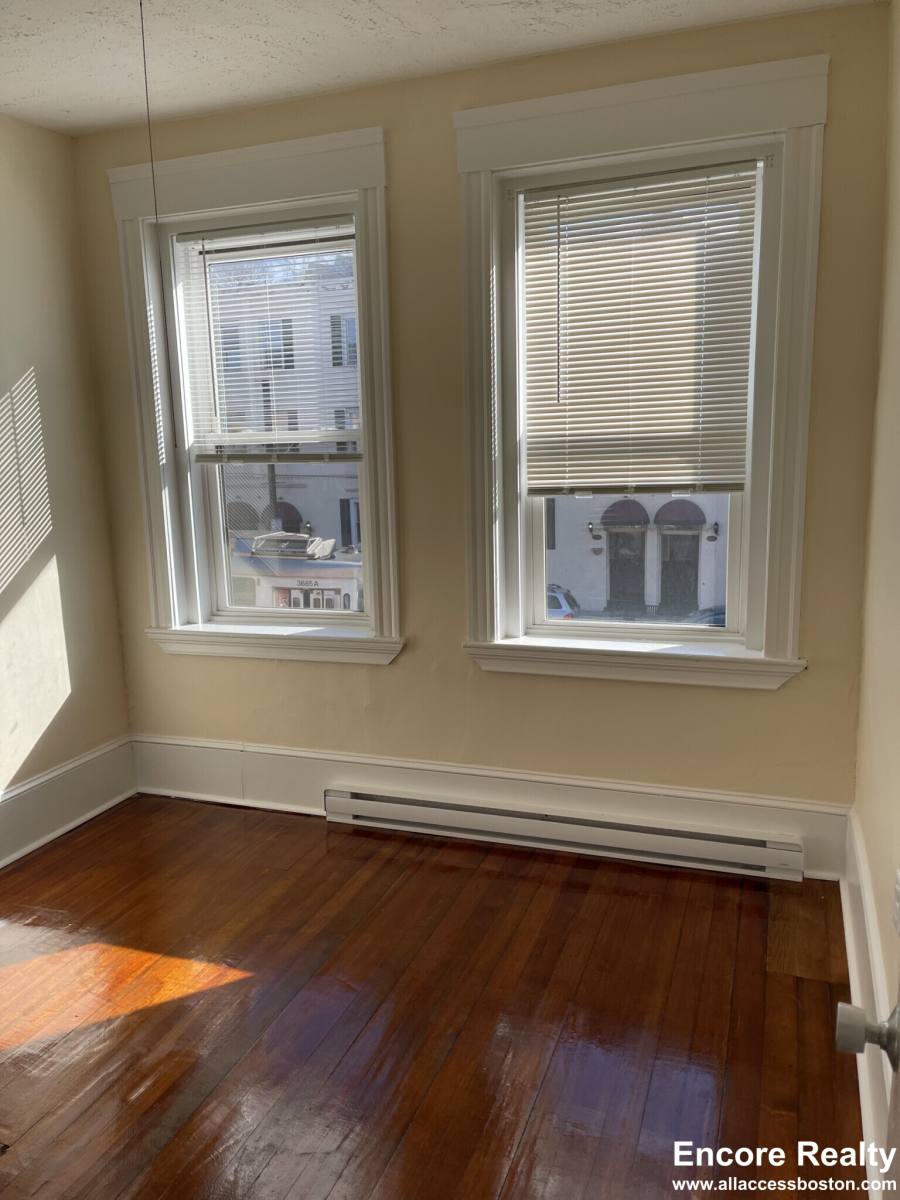 Apartment for rent at 895 Huntington Ave #4, Boston, MA 02115