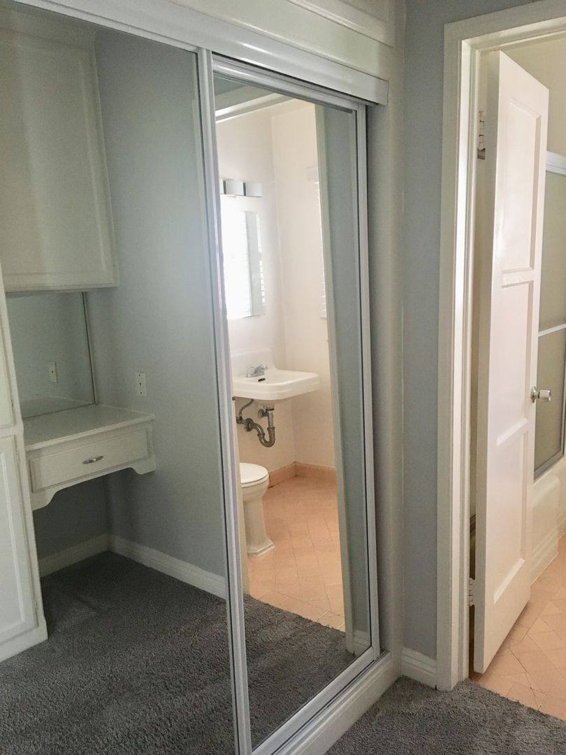 Apartment for rent at 5289 E The Toledo, Long Beach, CA 90803