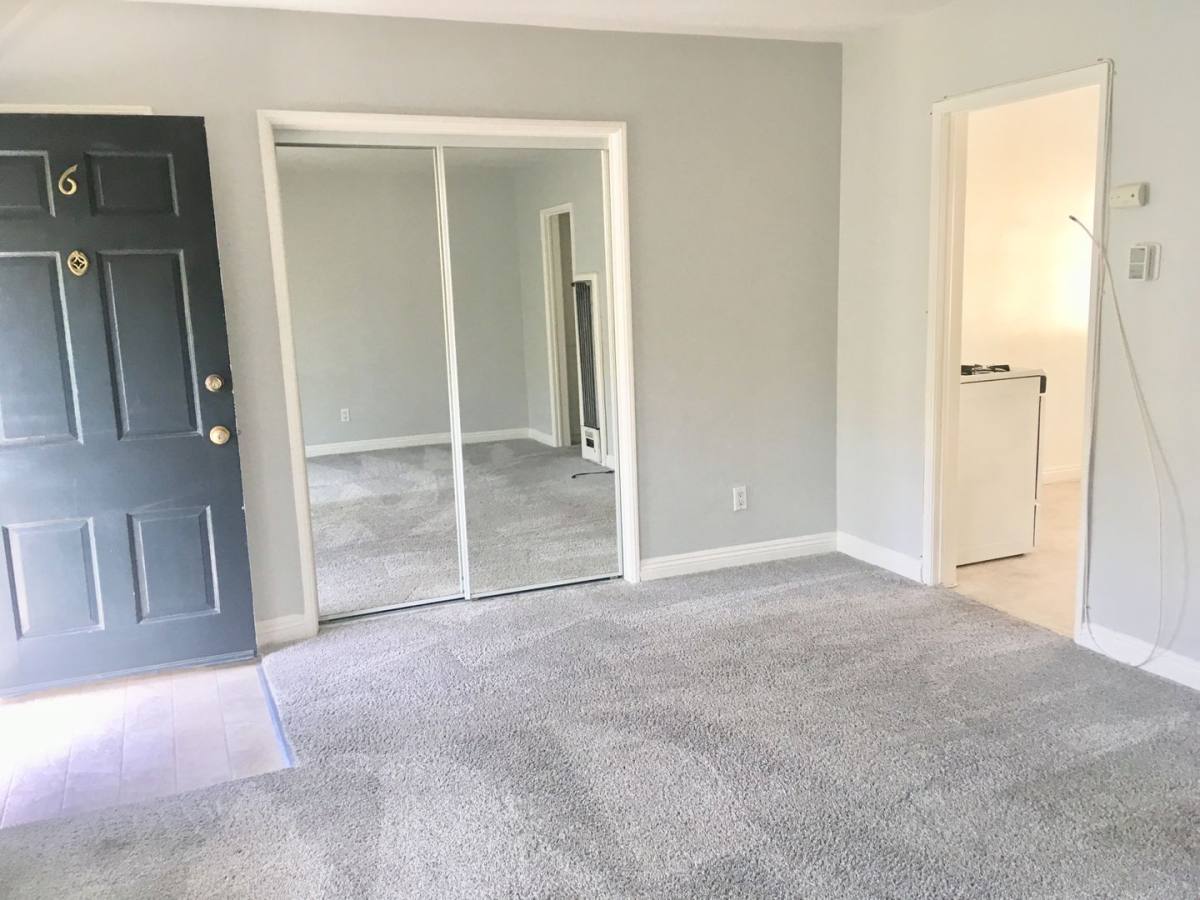 Apartment for rent at 5289 E The Toledo, Long Beach, CA 90803