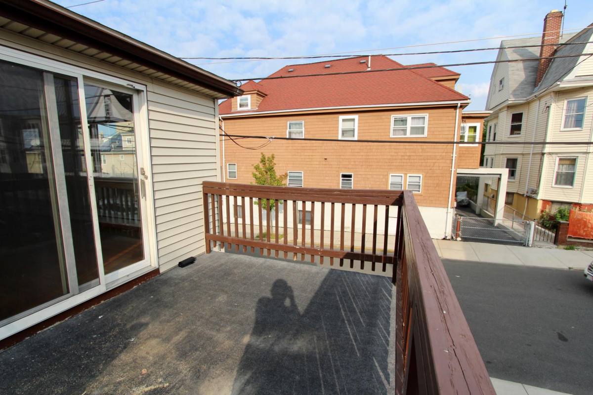 Apartment for rent at 627 Beach St #2R, Revere, MA 02151