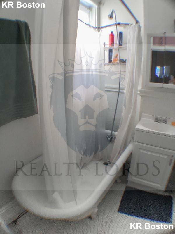 Apartment for rent at 881 Huntington Ave #9, Boston, MA 02115