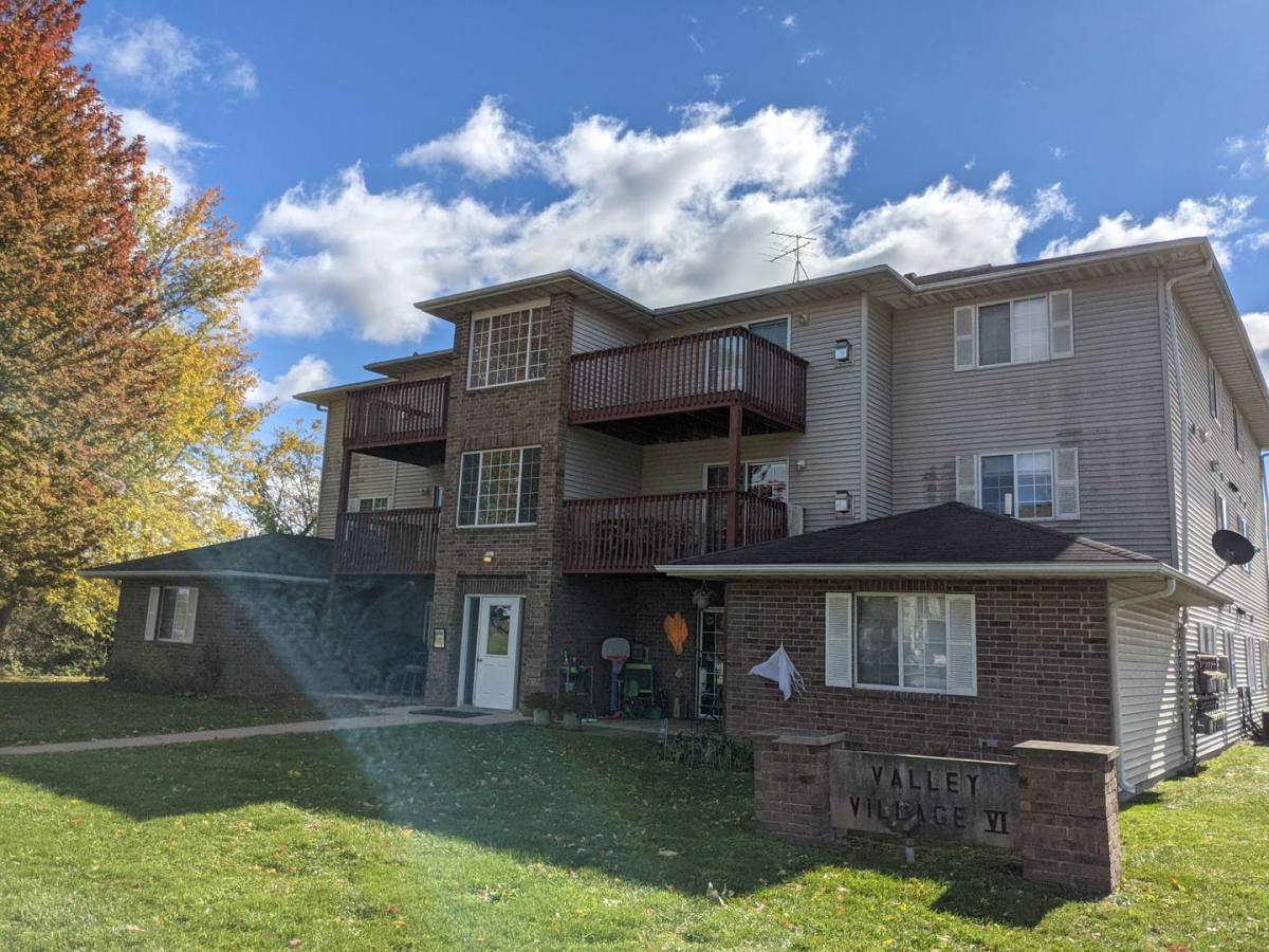 Apartment for rent at 641 Kimberlite, Tiffin, IA 52340
