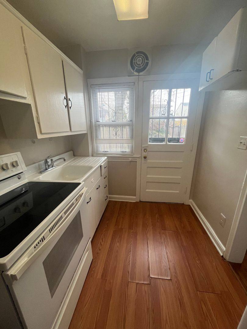 Townhouse for rent at 409 Laverne Ave, Alexandria, VA 22305