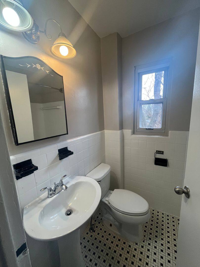 Townhouse for rent at 409 Laverne Ave, Alexandria, VA 22305