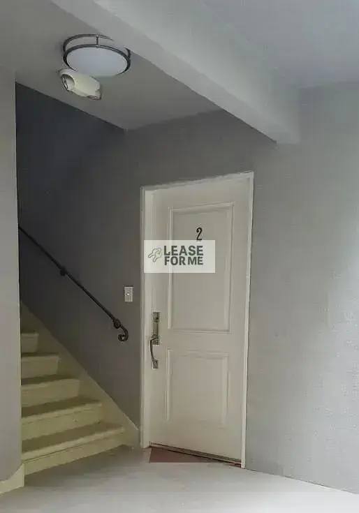 Apartment for rent at 1055-2 S Sherbourne #2, Los Angeles, CA 90035