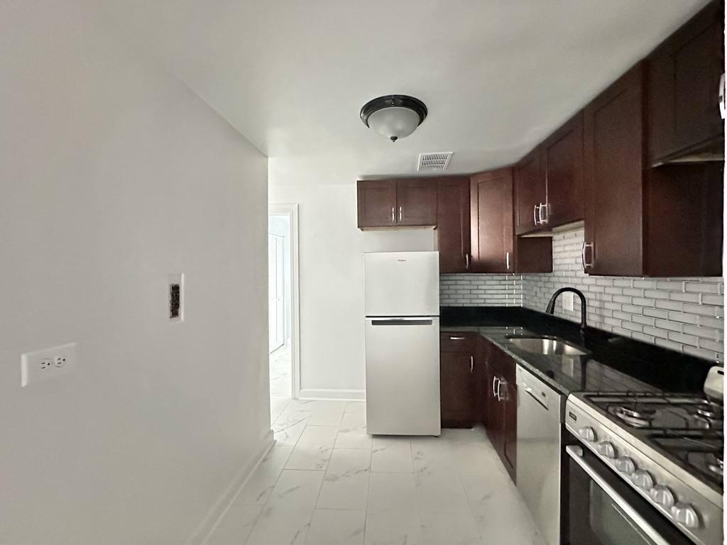 Apartment for rent at 6707 California #PSG, Chicago, IL 60645