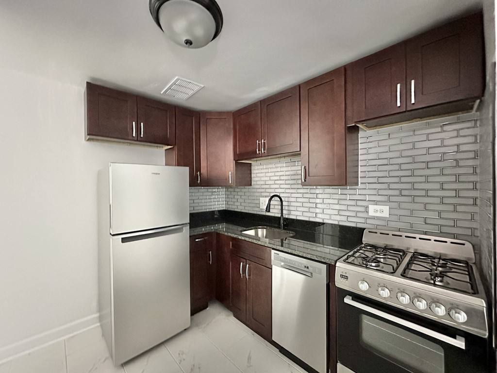 Apartment for rent at 6707 California #PSG, Chicago, IL 60645