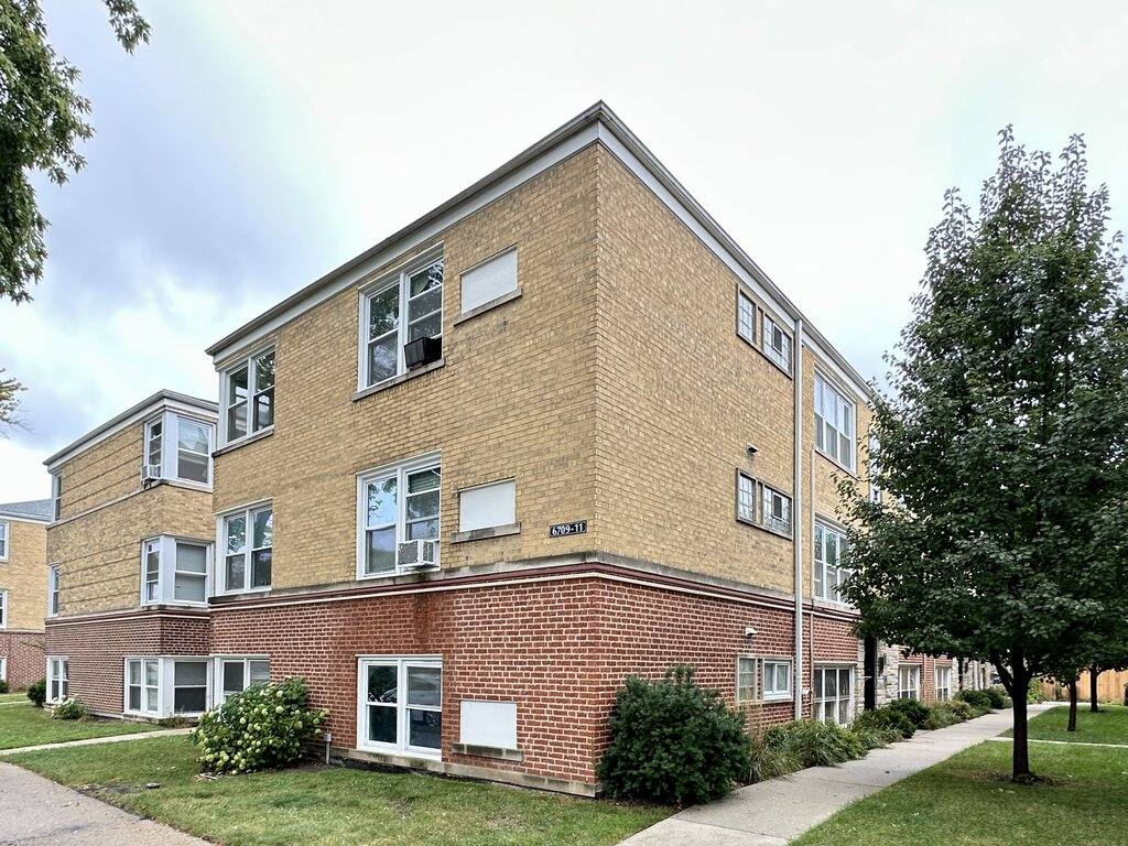 Apartment for rent at 6709 California #DSG, Chicago, IL 60645