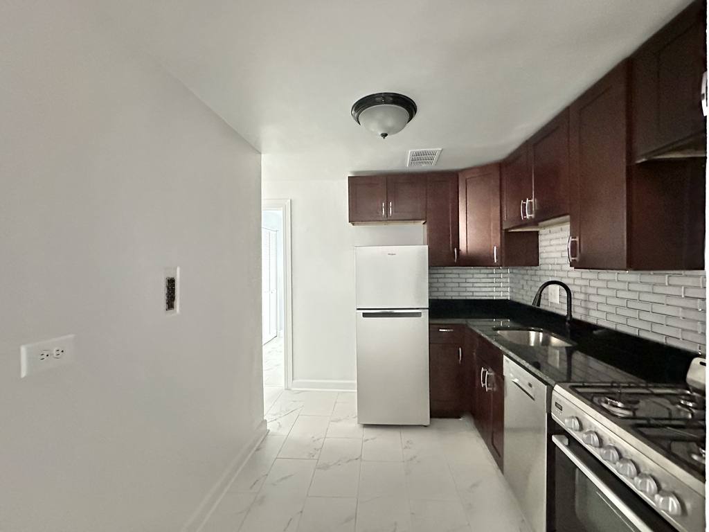 Apartment for rent at 6709 California #DSG, Chicago, IL 60645