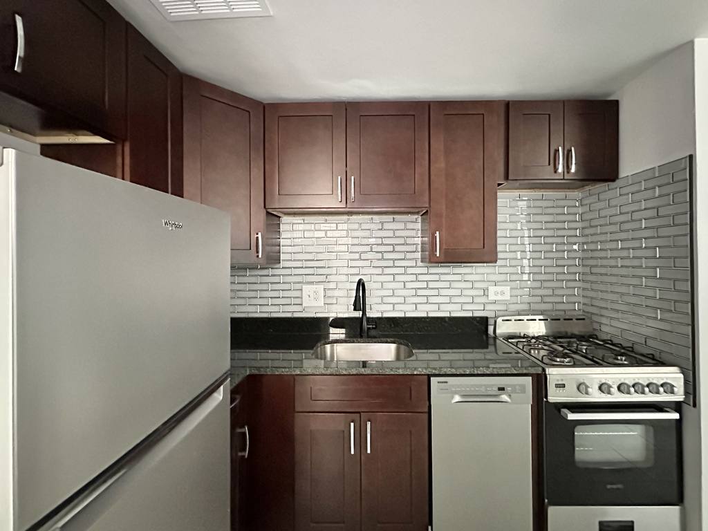 Apartment for rent at 6709 California #DSG, Chicago, IL 60645