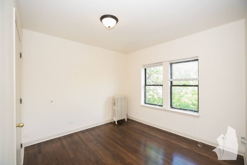 Apartment for rent at 5736 N Winthrop Ave #12, Chicago, IL 60660