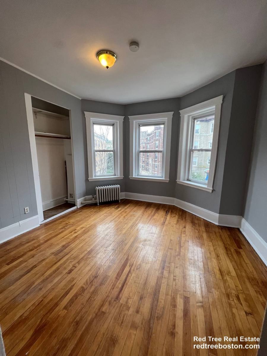 Apartment for rent at 137 Chiswick St #6, Brighton, MA 02135