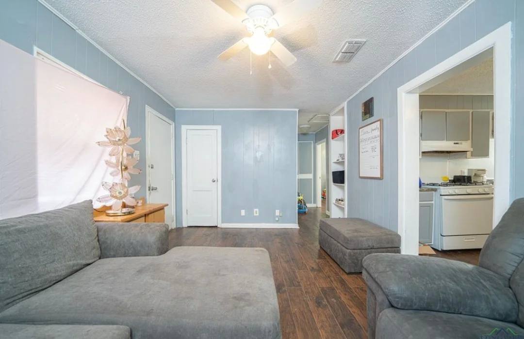Apartment for rent at 106 Davis St #1B, New Boston, TX 75570
