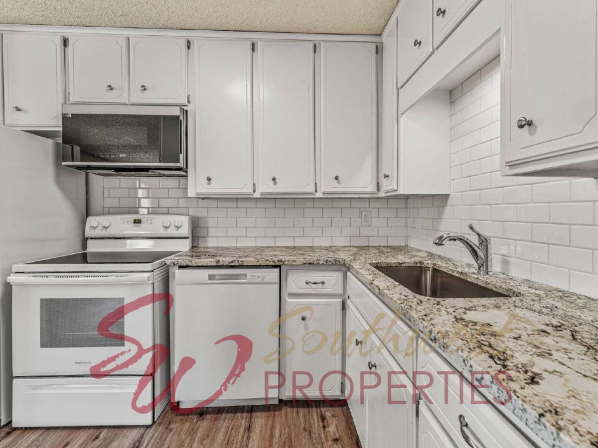 Townhouse for rent at 1373 W McNeill St #B, Stephenville, TX 76401