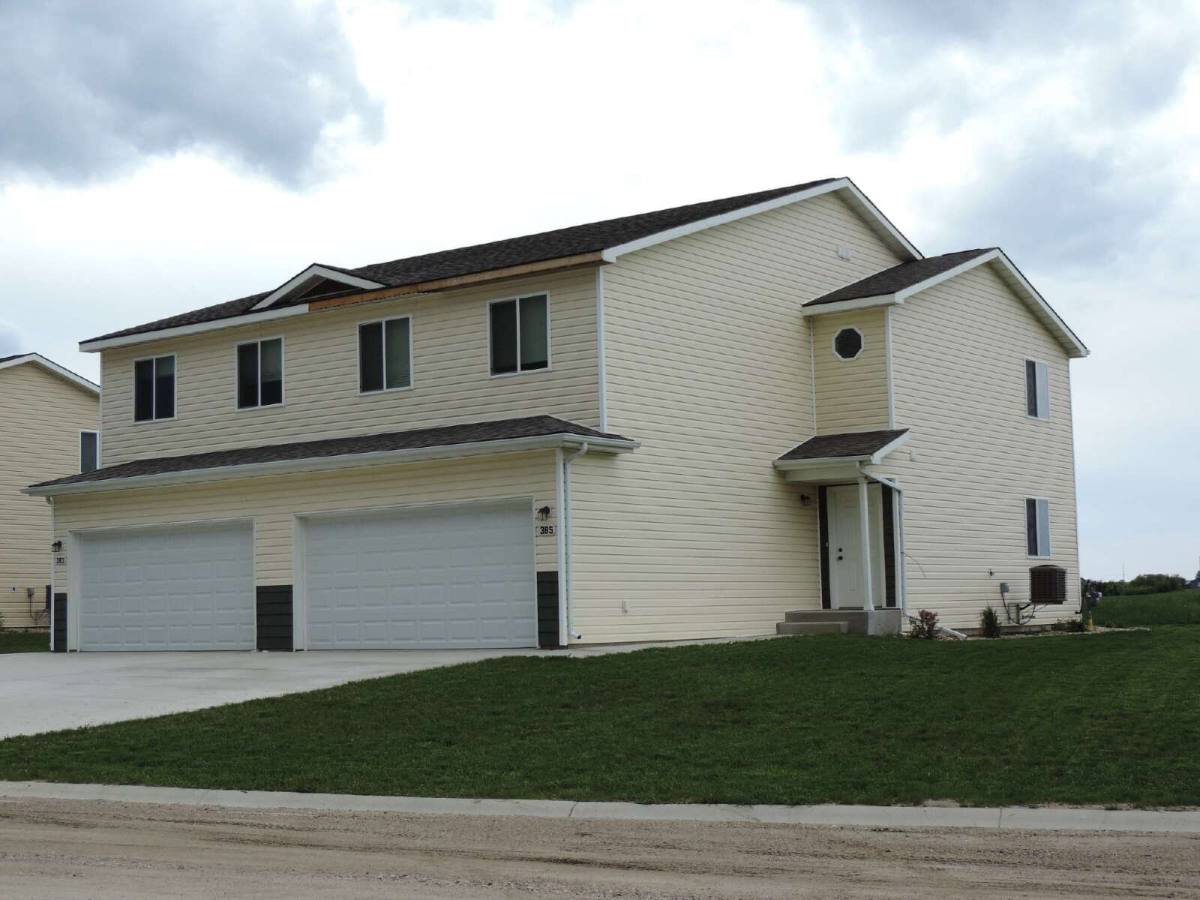 House for rent at 375 Adeline Dr, Stanley, ND 58784