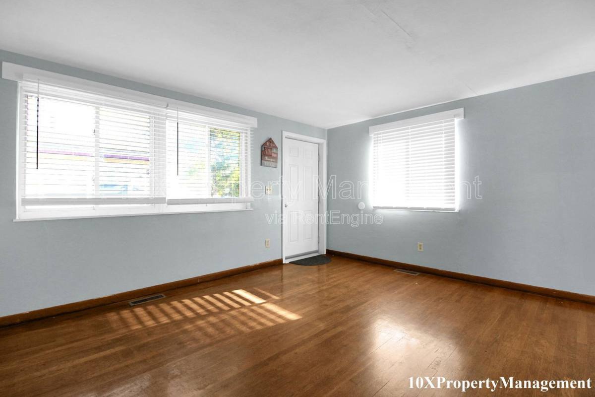 Apartment for rent at 2459 Hiawatha St, Columbus, OH 43211