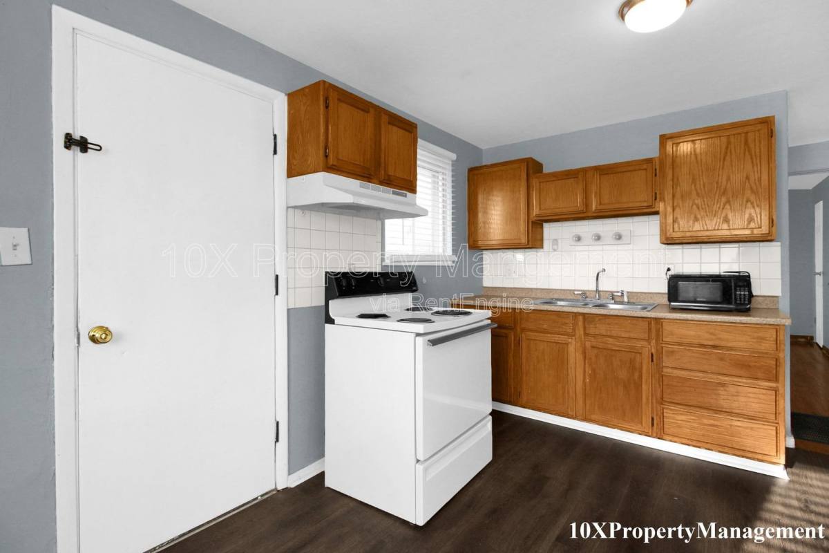 Apartment for rent at 2459 Hiawatha St, Columbus, OH 43211